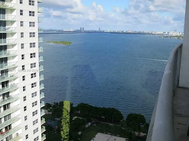1750 BAYSHORE DR #2909 Miami, FL 33132