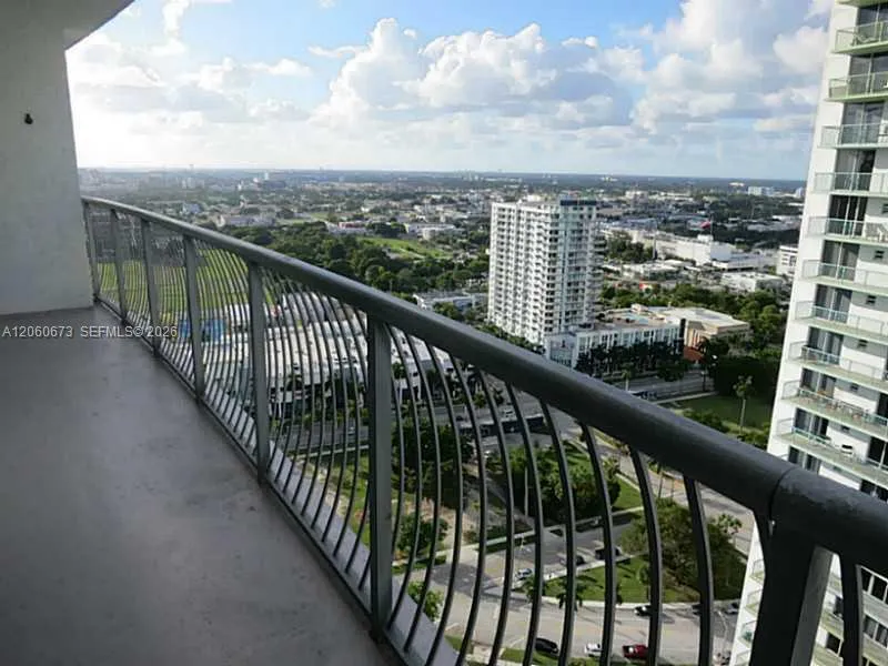 1750 BAYSHORE DR #2909 Miami, FL 33132