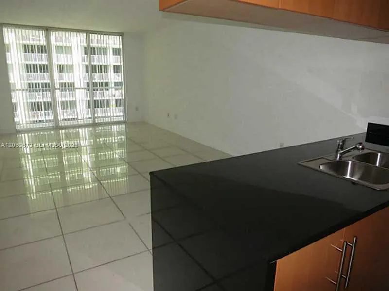 1750 BAYSHORE DR #2909 Miami, FL 33132