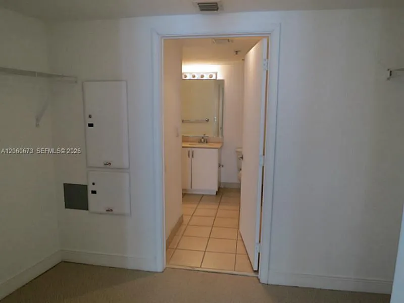 1750 BAYSHORE DR #2909 Miami, FL 33132