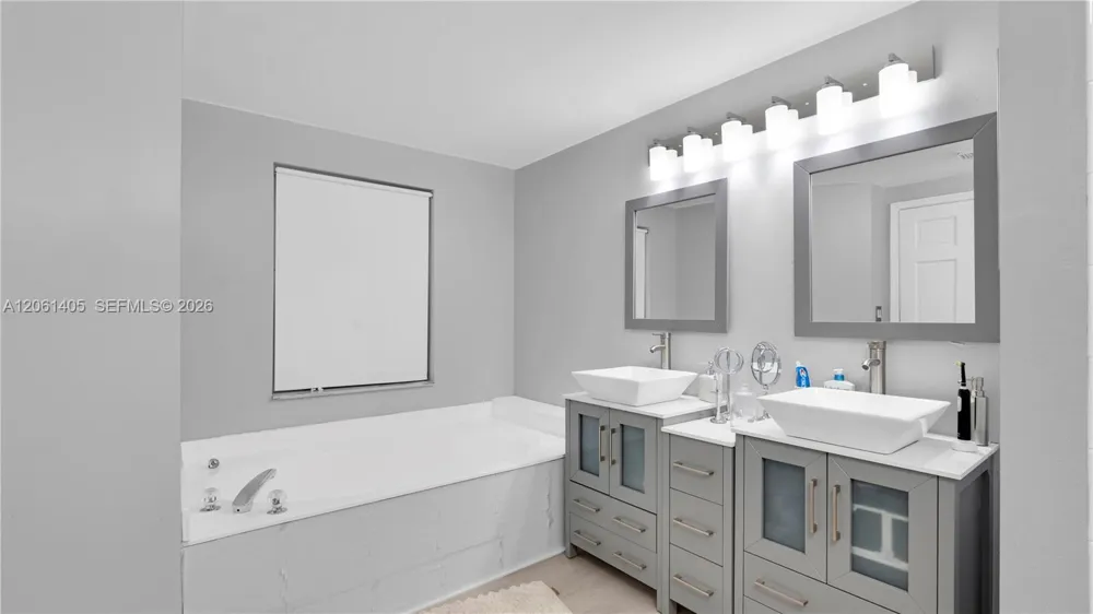 8356 SW 158th Ave Miami, FL 33193