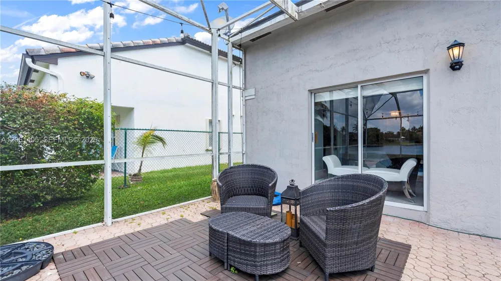 8356 SW 158th Ave Miami, FL 33193