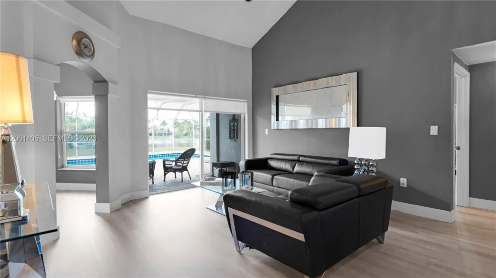 8356 SW 158th Ave Miami, FL 33193