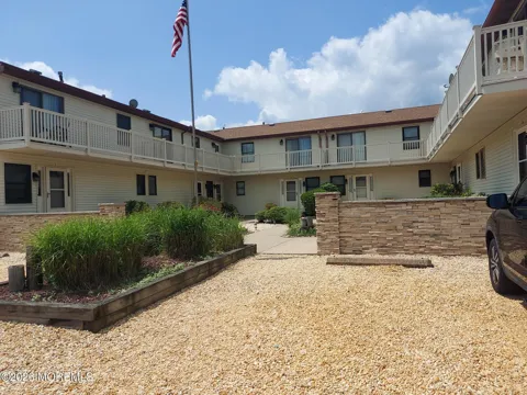 102 Grand Central Avenue #5