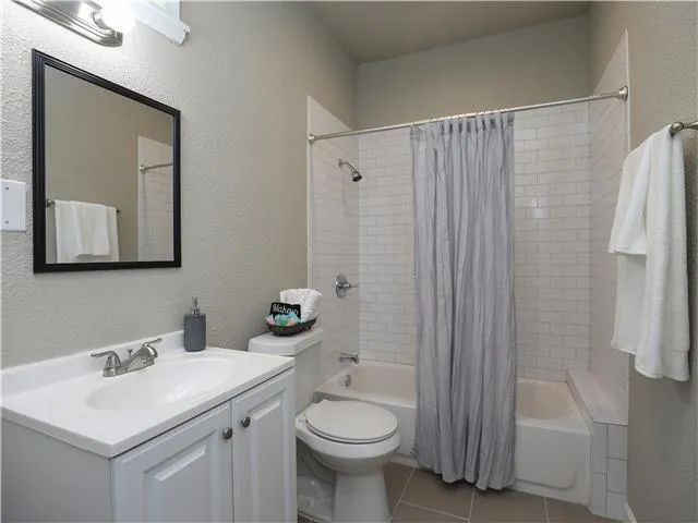 707 Garrett Street #B Pasadena, TX 77506