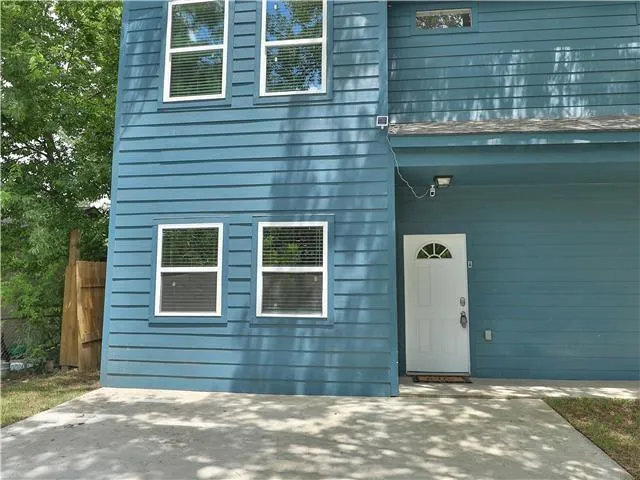 707 Garrett Street #B Pasadena, TX 77506