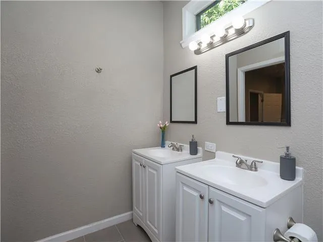 707 Garrett Street #B Pasadena, TX 77506