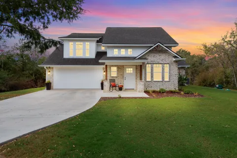 11132 Forest Drive