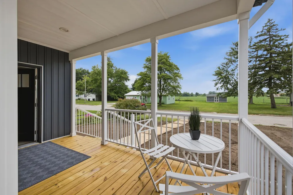 407 Sherwood Avenue Three Oaks, MI 49128