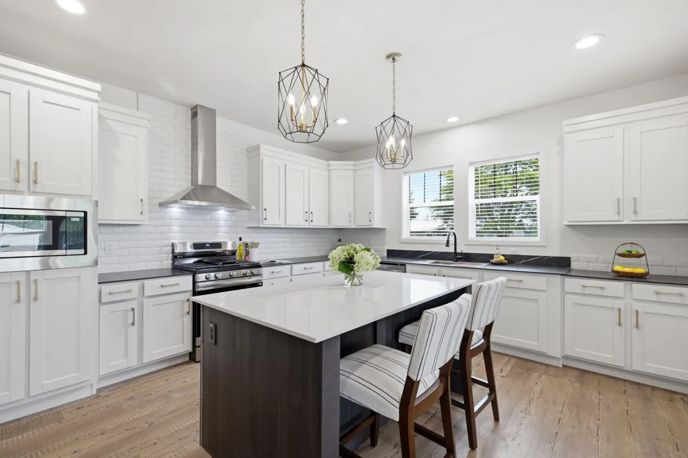 407 Sherwood Avenue Three Oaks, MI 49128