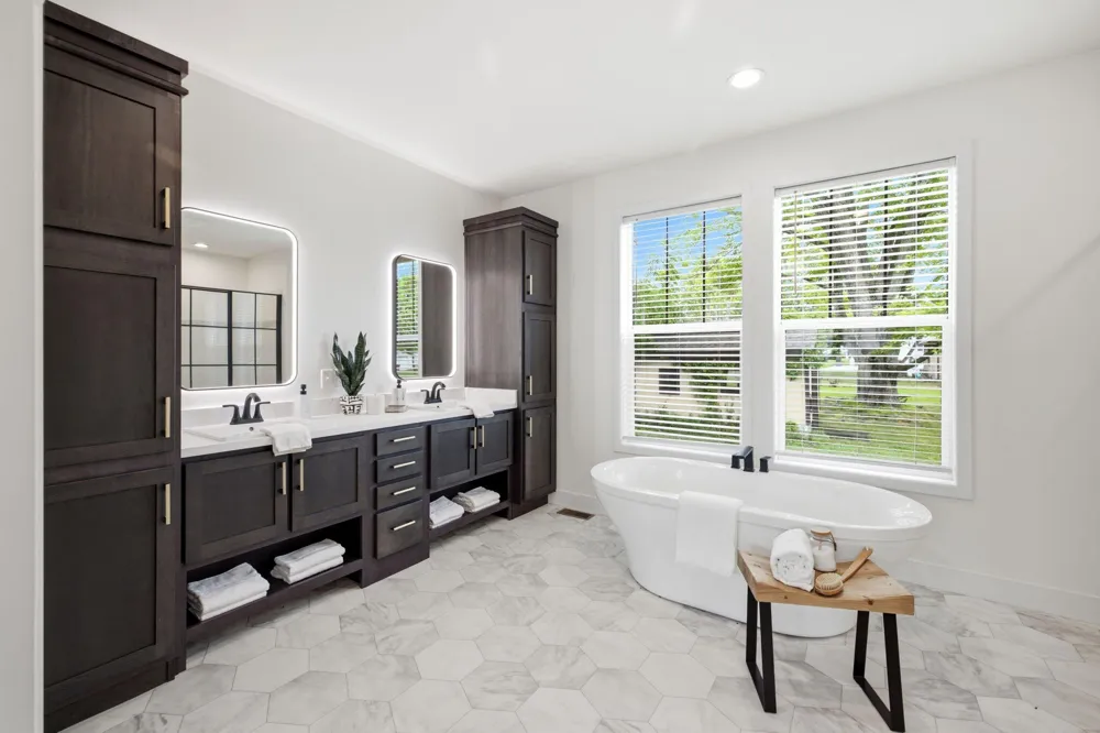 407 Sherwood Avenue Three Oaks, MI 49128