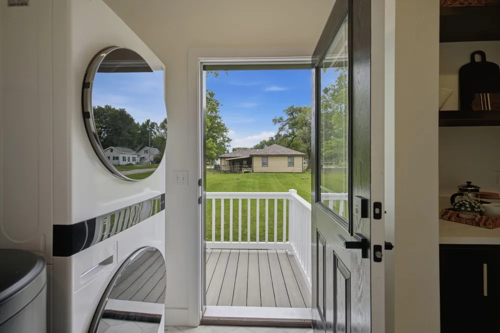 407 Sherwood Avenue Three Oaks, MI 49128