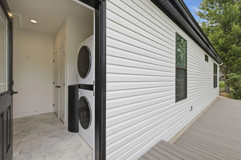 407 Sherwood Avenue Three Oaks, MI 49128