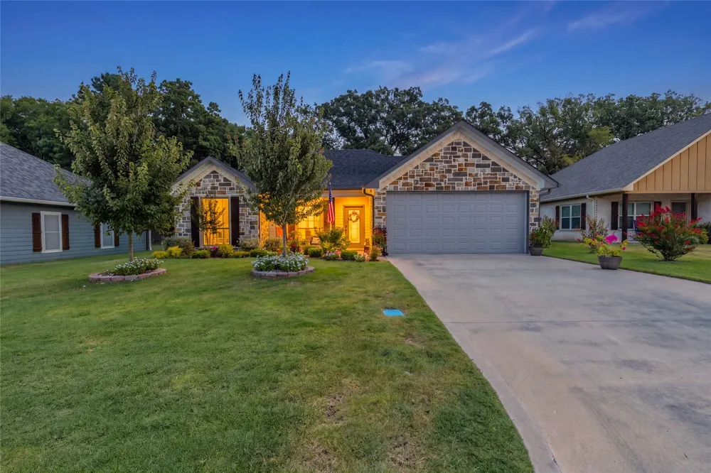 123 Oak Street Emory, TX 75440