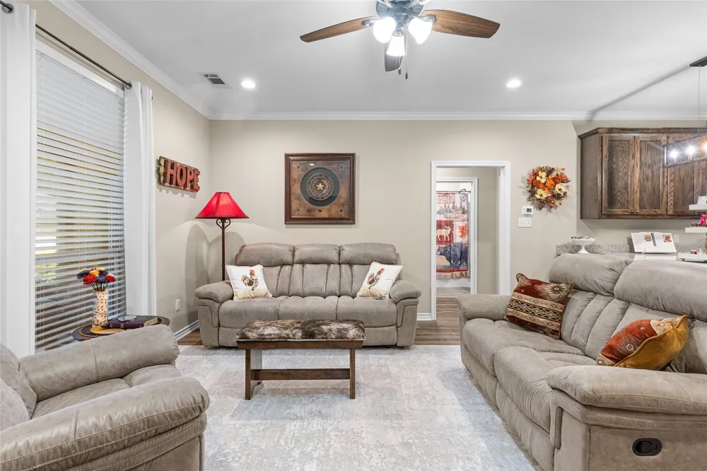 123 Oak Street Emory, TX 75440