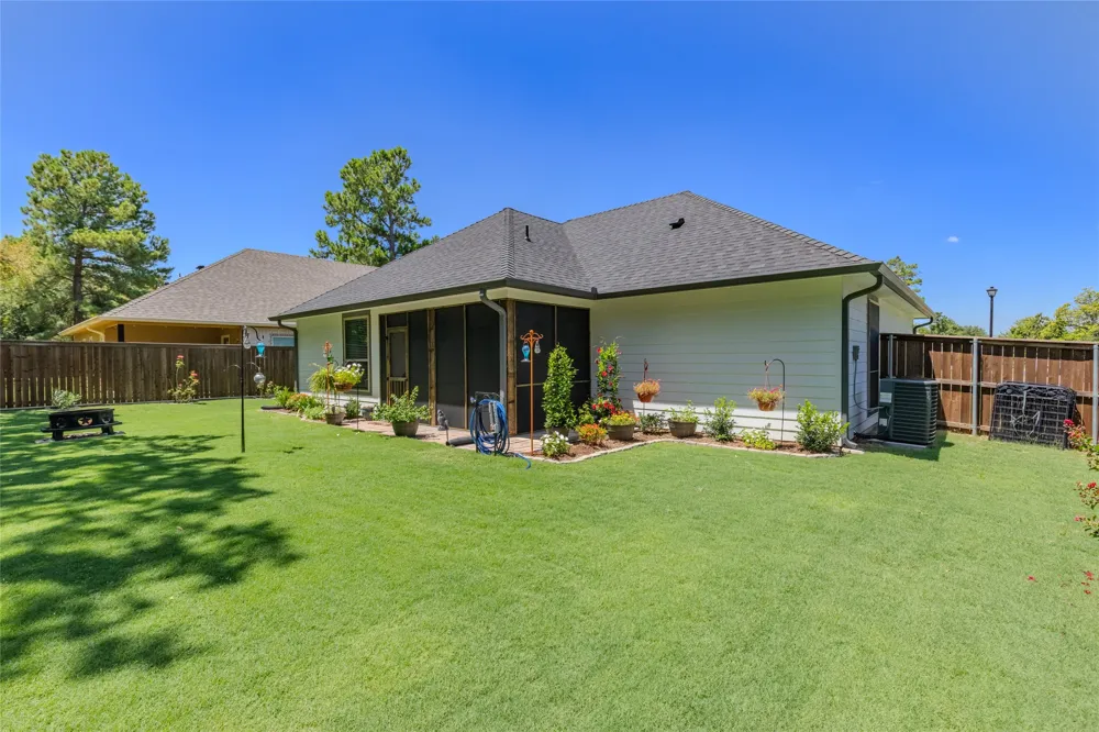 123 Oak Street Emory, TX 75440