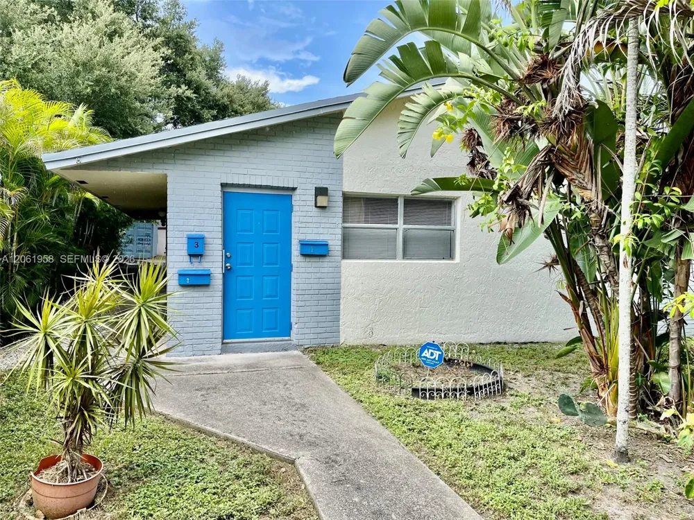 274 SW 9th St #2 Dania Beach, FL 33004