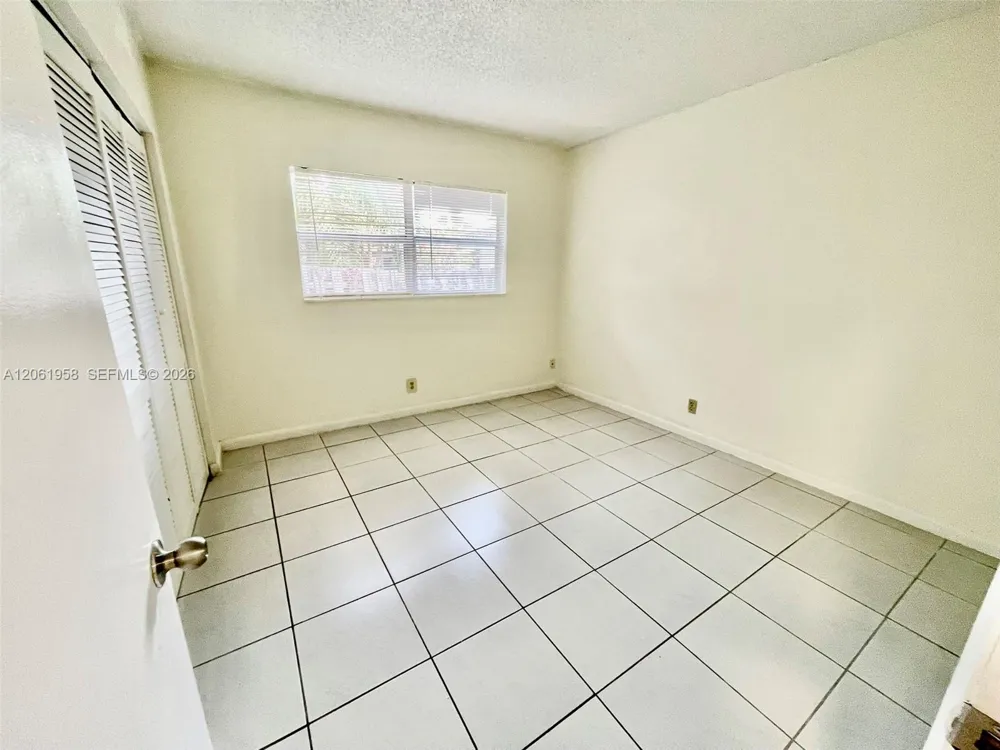 274 SW 9th St #2 Dania Beach, FL 33004