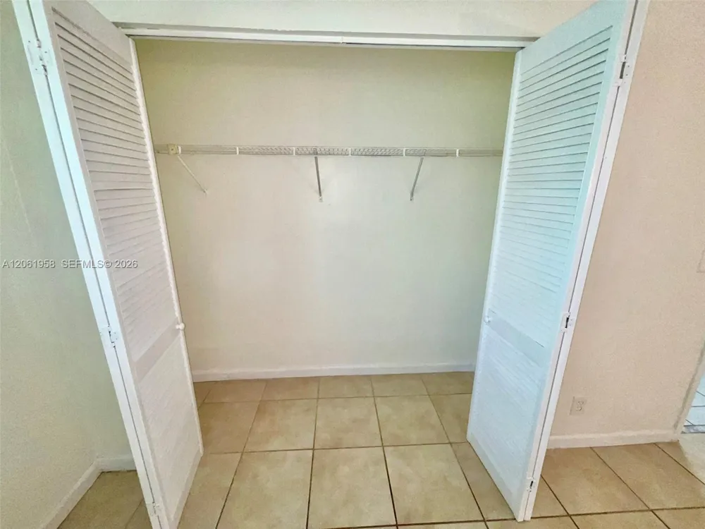 274 SW 9th St #2 Dania Beach, FL 33004