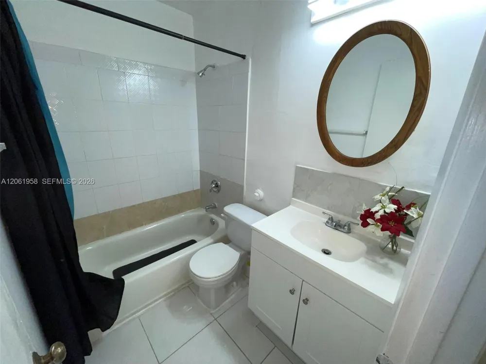274 SW 9th St #2 Dania Beach, FL 33004