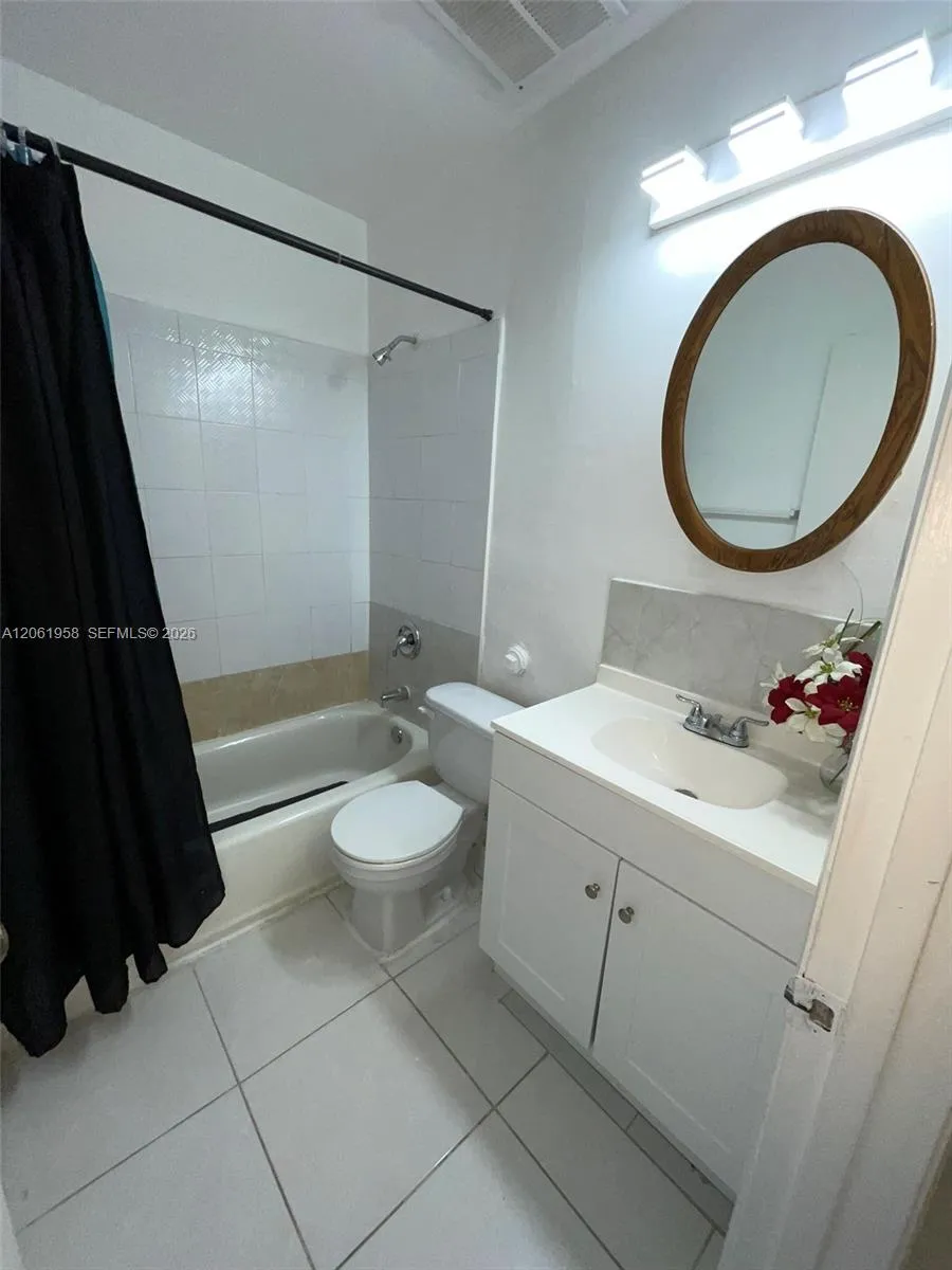 274 SW 9th St #2 Dania Beach, FL 33004