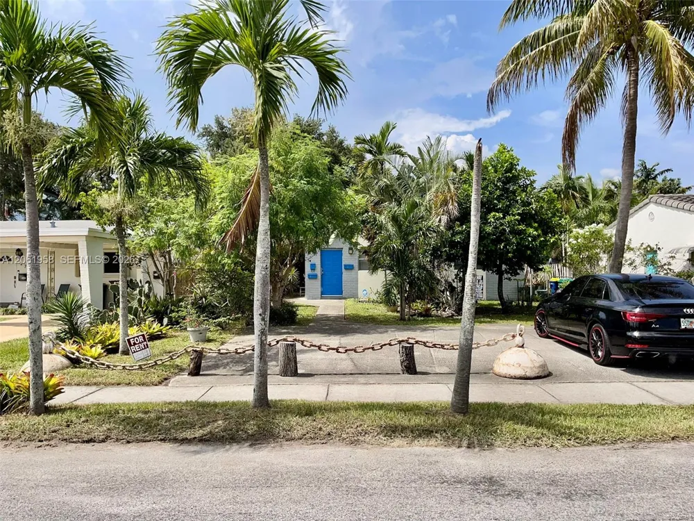 274 SW 9th St #2 Dania Beach, FL 33004