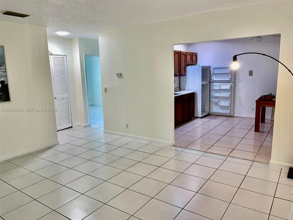 274 SW 9th St #2 Dania Beach, FL 33004