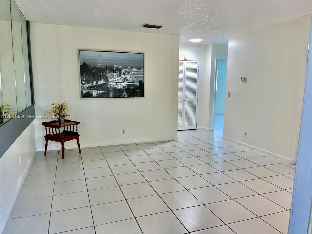274 SW 9th St #2 Dania Beach, FL 33004