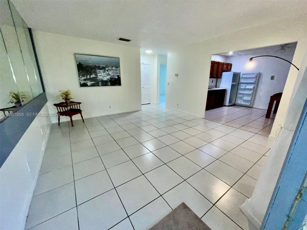 274 SW 9th St #2 Dania Beach, FL 33004