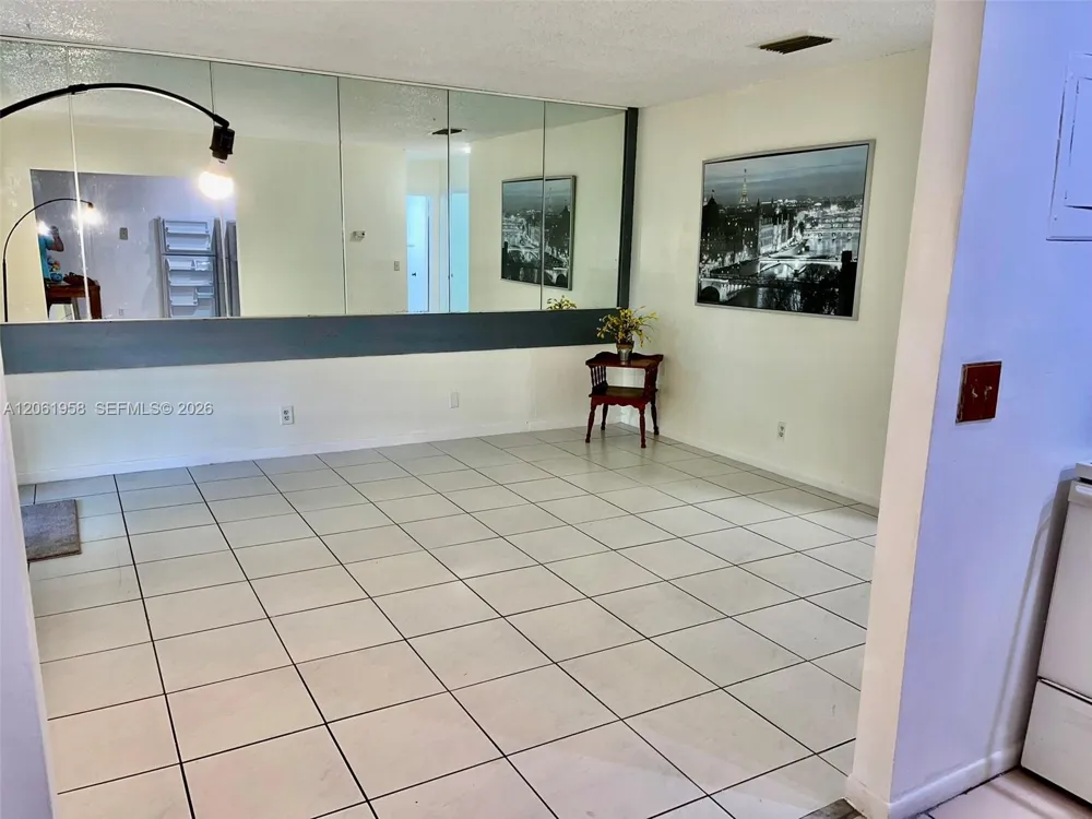 274 SW 9th St #2 Dania Beach, FL 33004