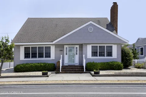 1200 SE Central Avenue