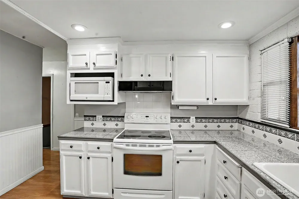 415 R STREET NE Auburn, WA 98002