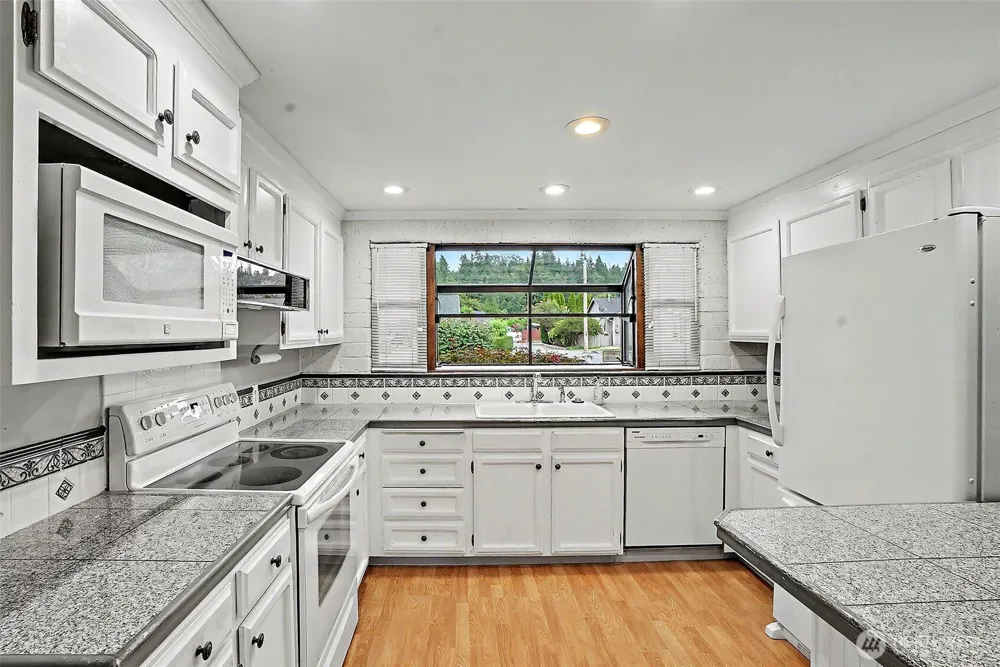 415 R STREET NE Auburn, WA 98002