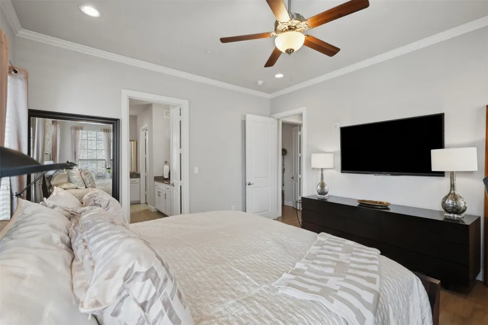 5005 Meridian Lane #2103 Addison, TX 75001