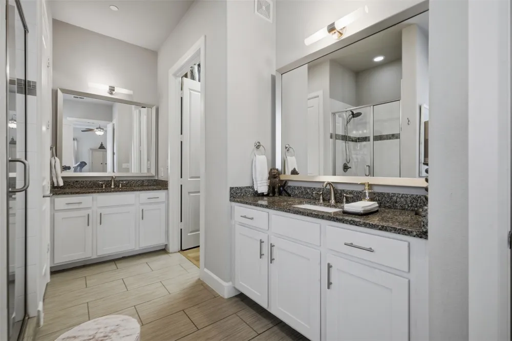 5005 Meridian Lane #2103 Addison, TX 75001