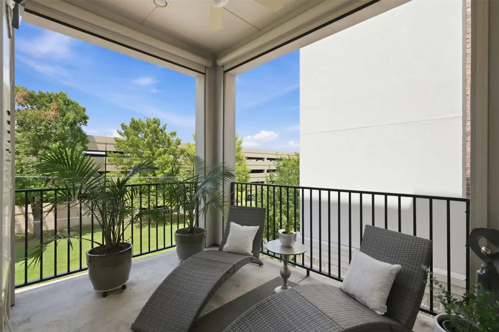 5005 Meridian Lane #2103 Addison, TX 75001