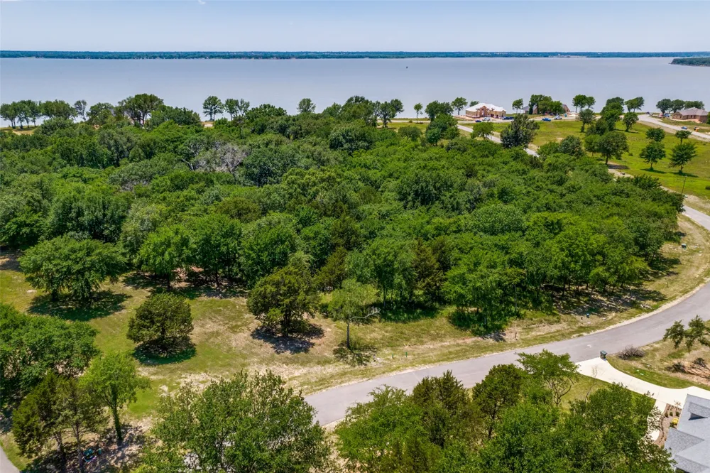 305 Cedar Creek Landing Lane Mabank, TX 75143