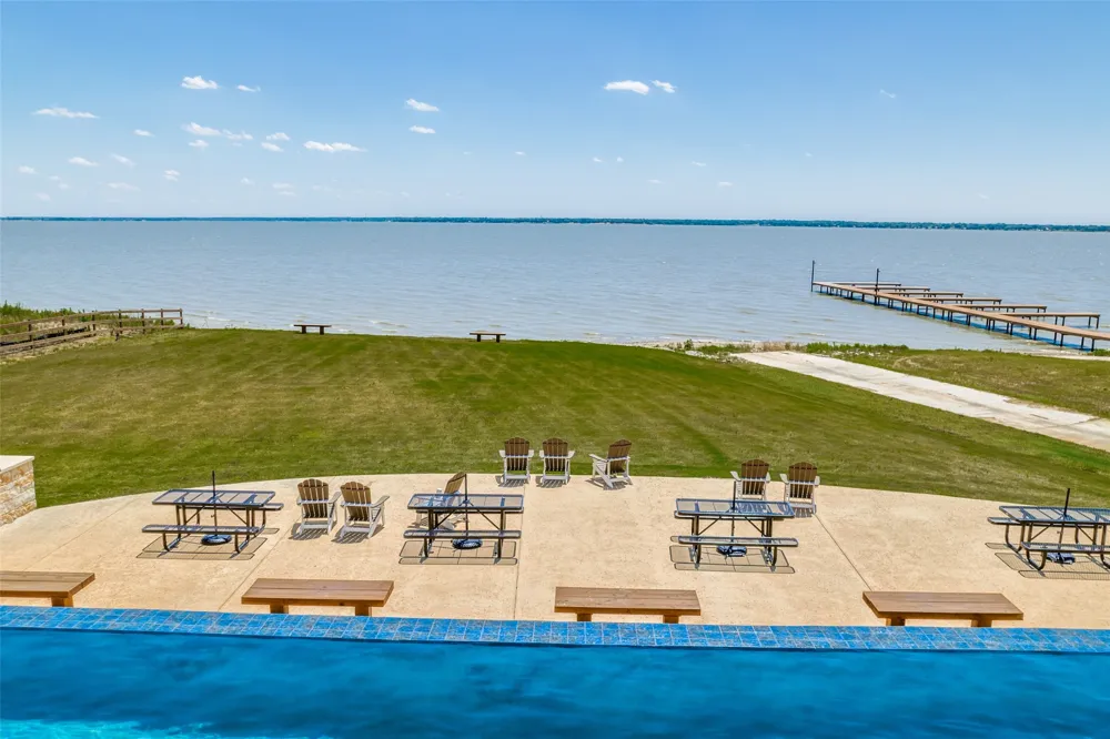 305 Cedar Creek Landing Lane Mabank, TX 75143