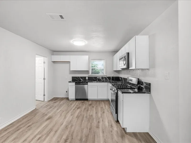 708 Race Street Crowley, TX 76036