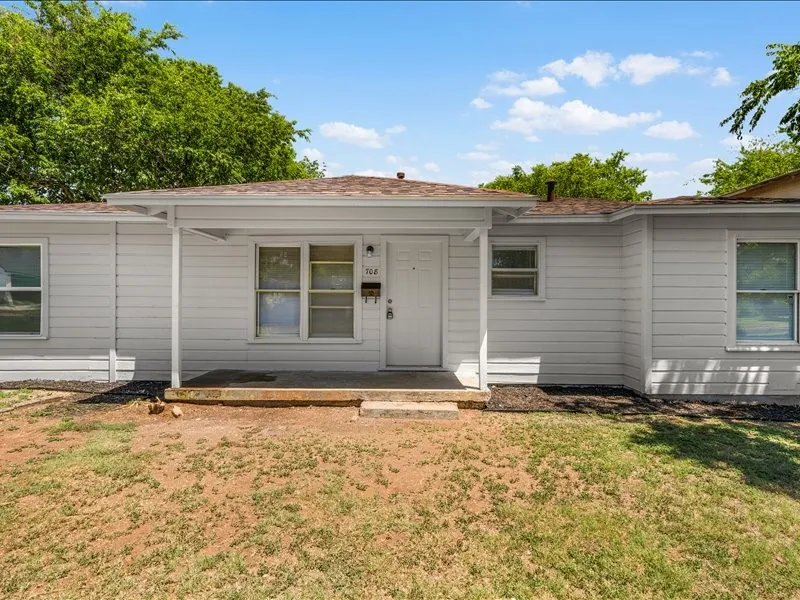 708 Race Street Crowley, TX 76036
