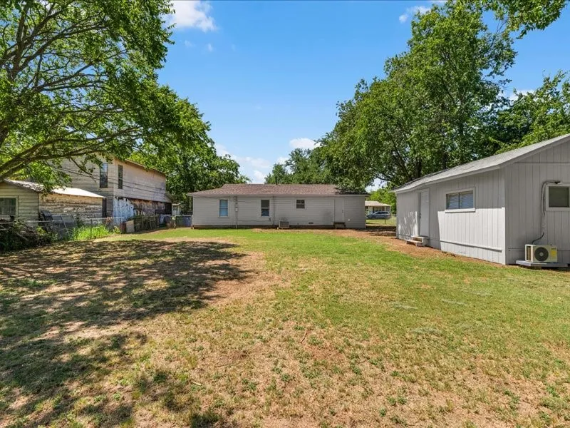 708 Race Street Crowley, TX 76036