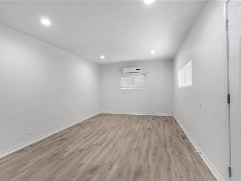 708 Race Street Crowley, TX 76036