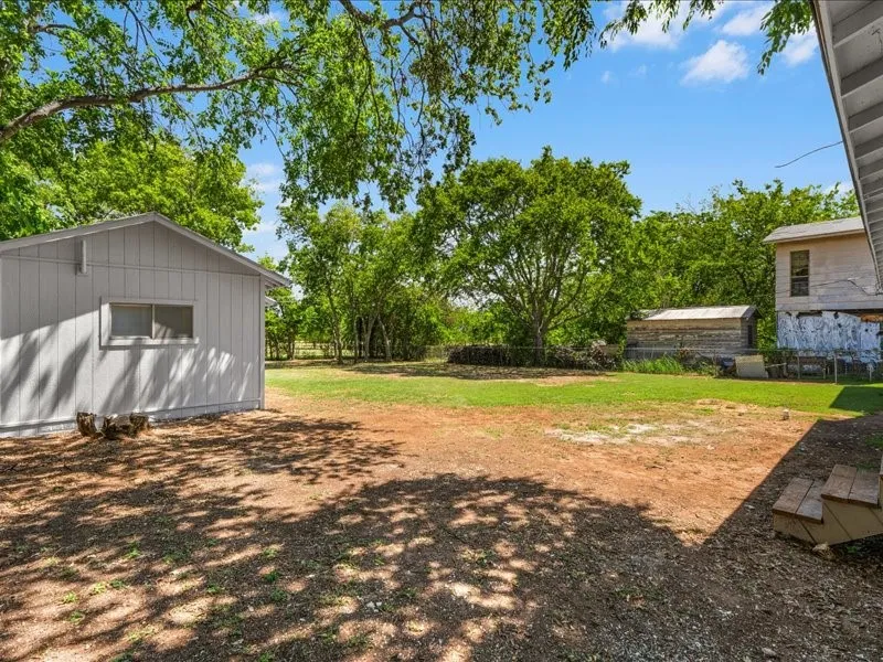 708 Race Street Crowley, TX 76036