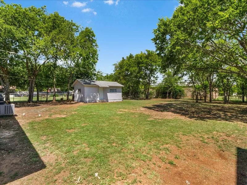 708 Race Street Crowley, TX 76036