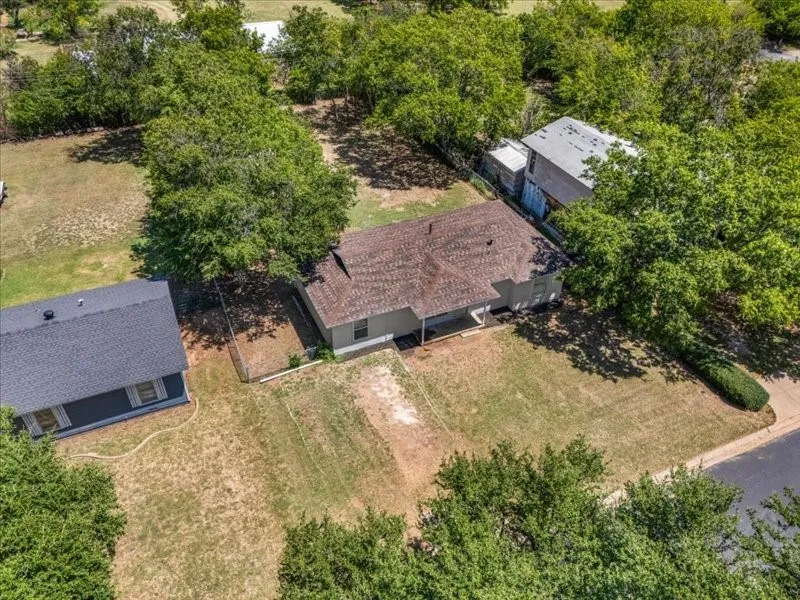 708 Race Street Crowley, TX 76036