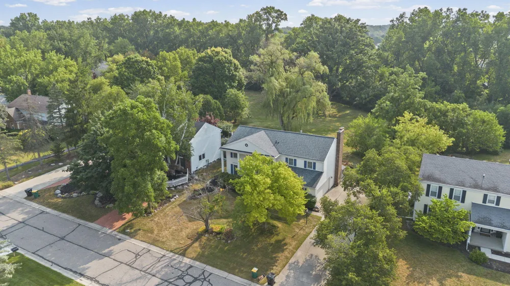 36233 Fredericksburg Road Farmington, MI 48331