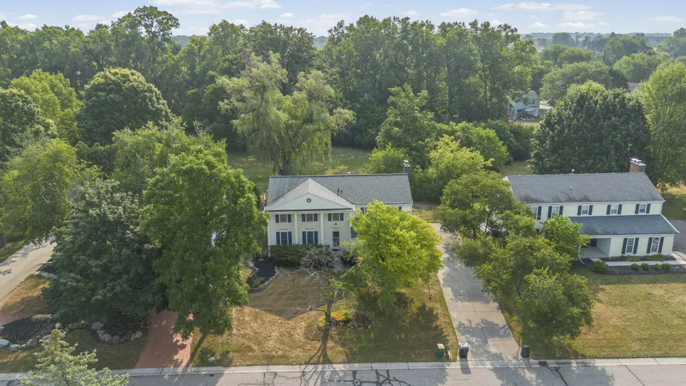 36233 Fredericksburg Road Farmington, MI 48331