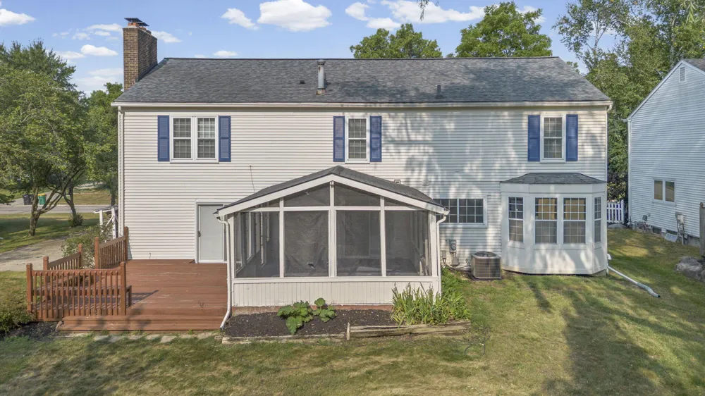 36233 Fredericksburg Road Farmington, MI 48331