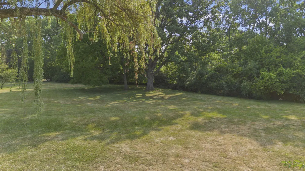 36233 Fredericksburg Road Farmington, MI 48331