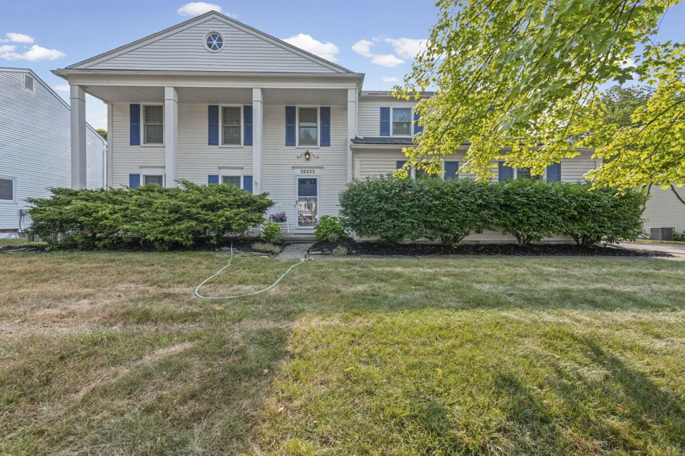 36233 Fredericksburg Road Farmington, MI 48331